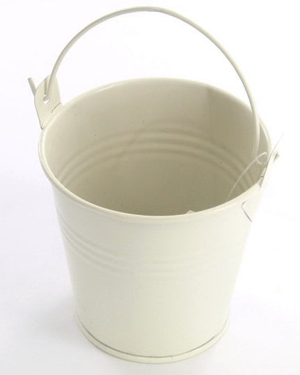 Bucket-whiote_R7GSPRS799VY.jpg